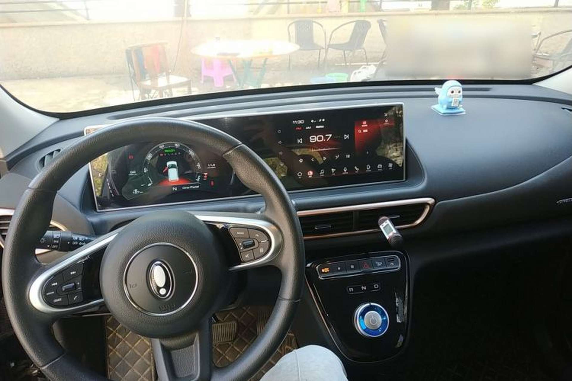 Used ORA White Cat 2022 Xiaoyue Mao Edition 360 km Luxury Model Lithium NMC Center Console