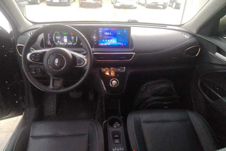 Used ORA White Cat 2022 Xiaoyue Mao Edition 401 km Flagship Model Lithium Ternary Center Console