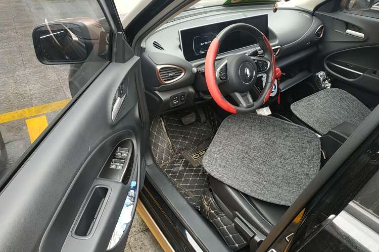 Used ORA White Cat 2022 Xiao Yean Cat Edition 360km Deluxe Model Ternary Lithium Driver Seat