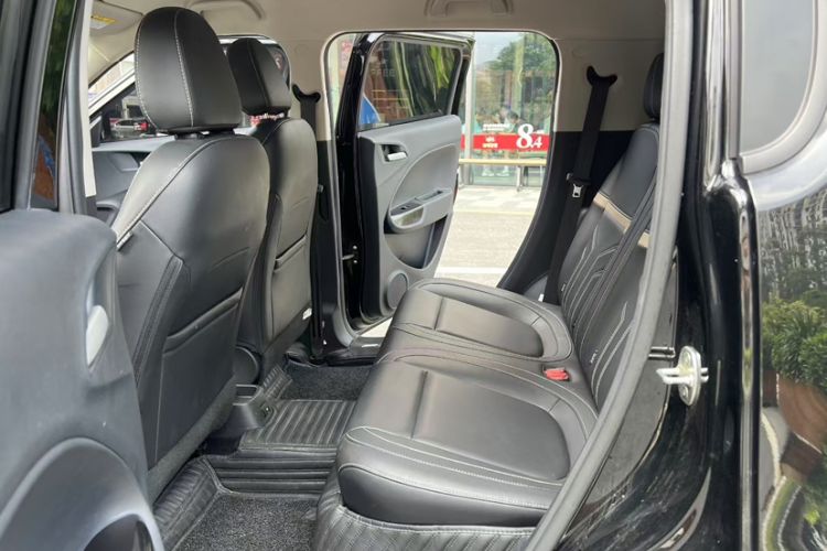 Used ORA White Cat 2022 Xiaoyue Mao Edition 360 km Luxury Model Lithium NMC Exterior 1