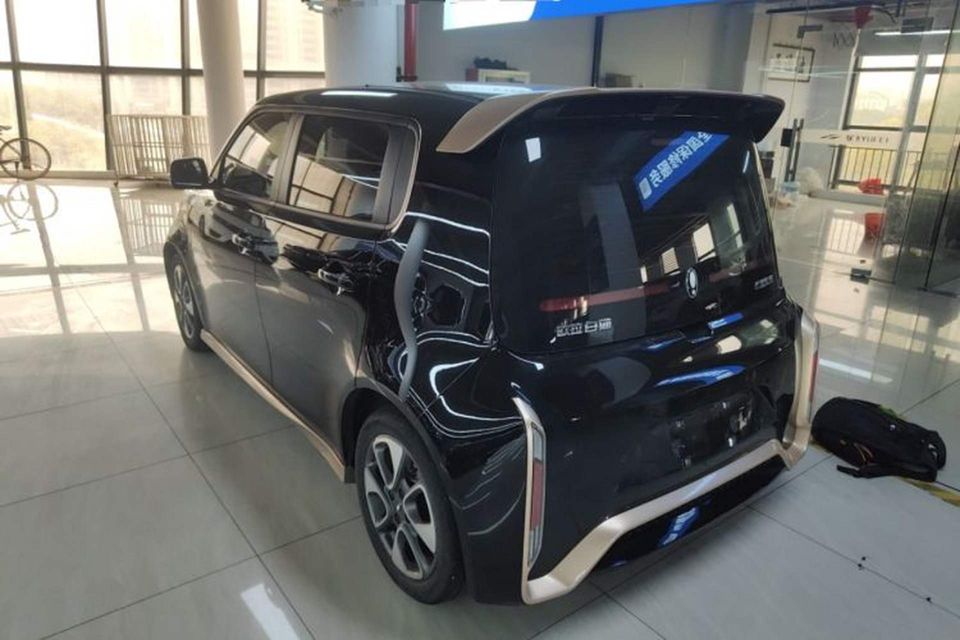 Used ORA White Cat 2022 Xiaoyue Mao Edition 360 km Luxury Model Lithium NMC Exterior 2