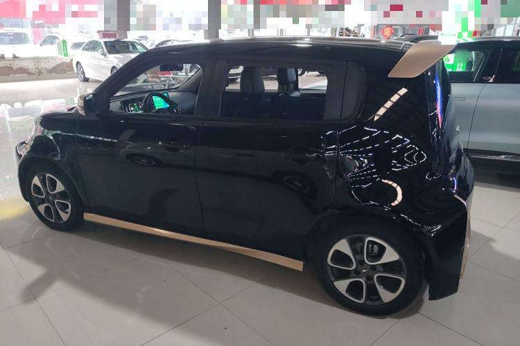 Used ORA White Cat 2022 Xiaoyue Mao Edition 360 km Luxury Model Lithium NMC Exterior 3