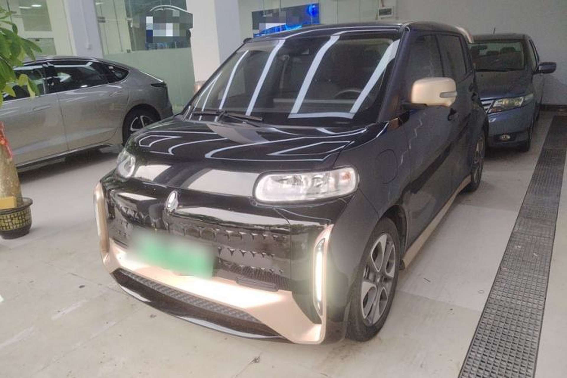 Used ORA White Cat 2022 Xiaoyue Mao Edition 401 km Flagship Model Lithium Ternary Front Left 45 Deg
