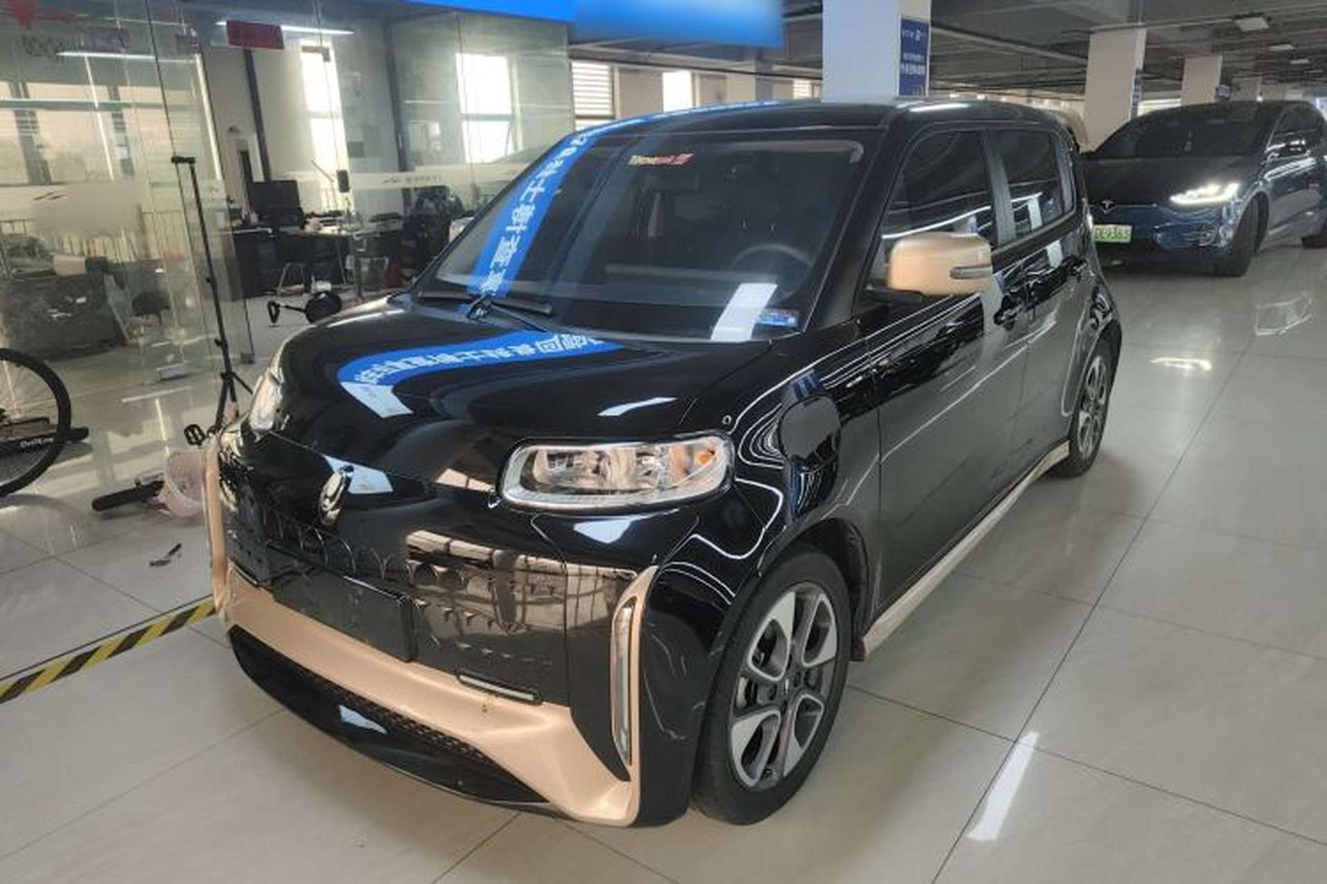 Used ORA White Cat 2022 Xiaoyue Mao Edition 360 km Luxury Model Lithium NMC Front Left 45 Deg