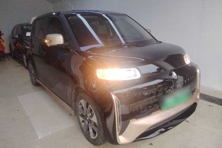 Used ORA White Cat 2022 Xiaoyue Mao Edition 401 km Flagship Model Lithium Ternary Front Right 45 Deg