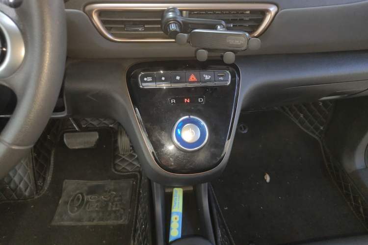 Used ORA White Cat 2022 Xiaoyue Mao Edition 360 km Luxury Model Lithium NMC Gear Lever