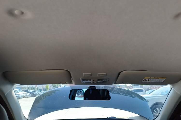 Used ORA White Cat 2022 Xiaoyue Mao Edition 360 km Luxury Model Lithium NMC Headliner