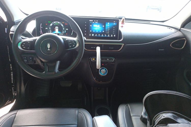 Used ORA White Cat 2022 Xiaoyue Mao Edition 360 km Luxury Model Lithium NMC Interior 2