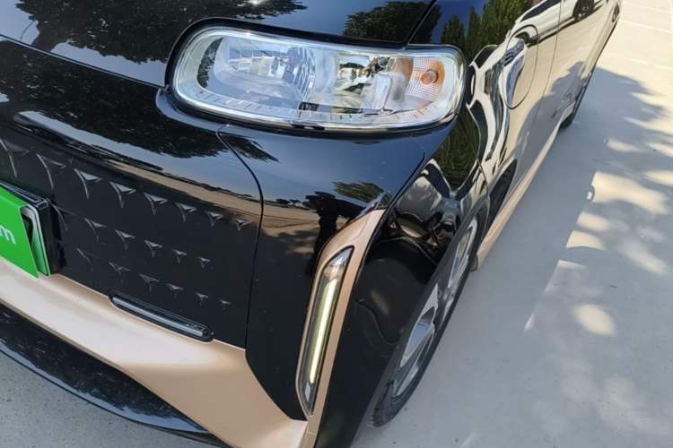 Used ORA White Cat 2022 Xiaoyue Mao Edition 360 km Luxury Model Lithium NMC Left Front Headlight