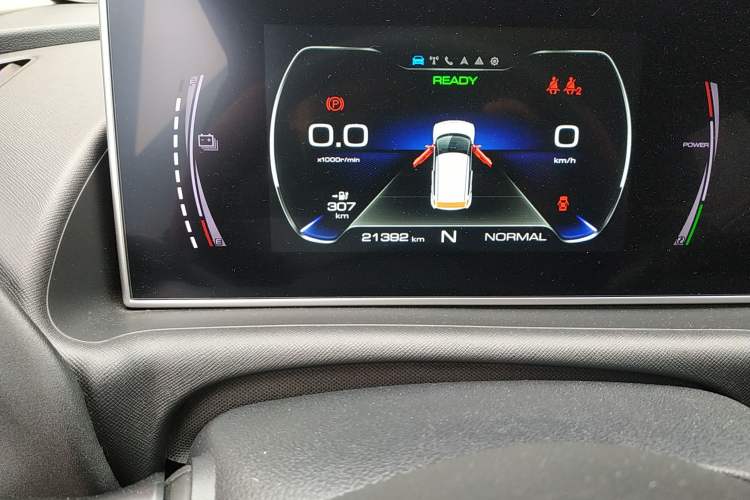 Used ORA White Cat 2022 Xiao Yean Cat Edition 360km Deluxe Model Ternary Lithium Odometer Close Up
