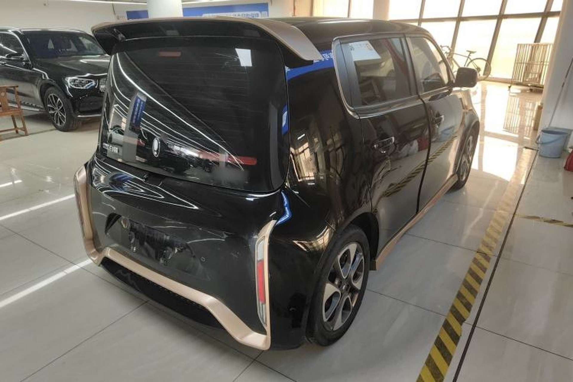 Used ORA White Cat 2022 Xiaoyue Mao Edition 360 km Luxury Model Lithium NMC Rear Right 45 Deg
