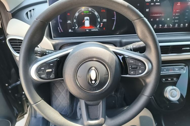 Used ORA White Cat 2022 Xiaoyue Mao Edition 360 km Luxury Model Lithium NMC Steering Wheel