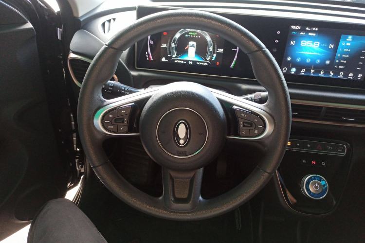 Used ORA White Cat 2022 Xiaoyue Mao Edition 360 km Luxury Model Lithium NMC Steering Wheel