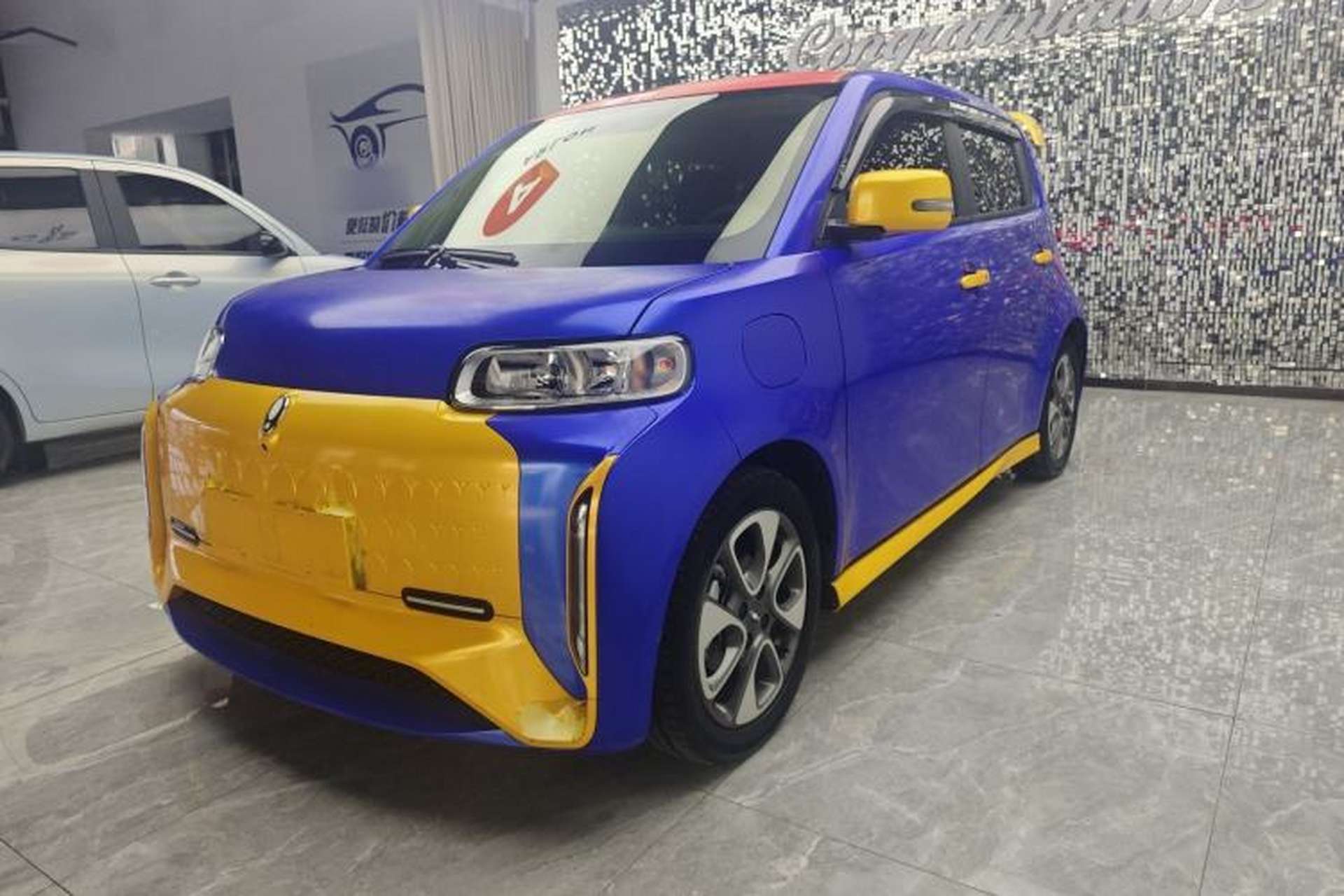 Used ORA White Cat 2022 Xiaoyue Mao Edition 360 km Luxury Model Lithium NMC Front Left 45 Deg