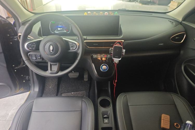 Used ORA White Cat 2022 Xiaoyue Mao Edition 360 km Luxury Model Lithium NMC Interior 3