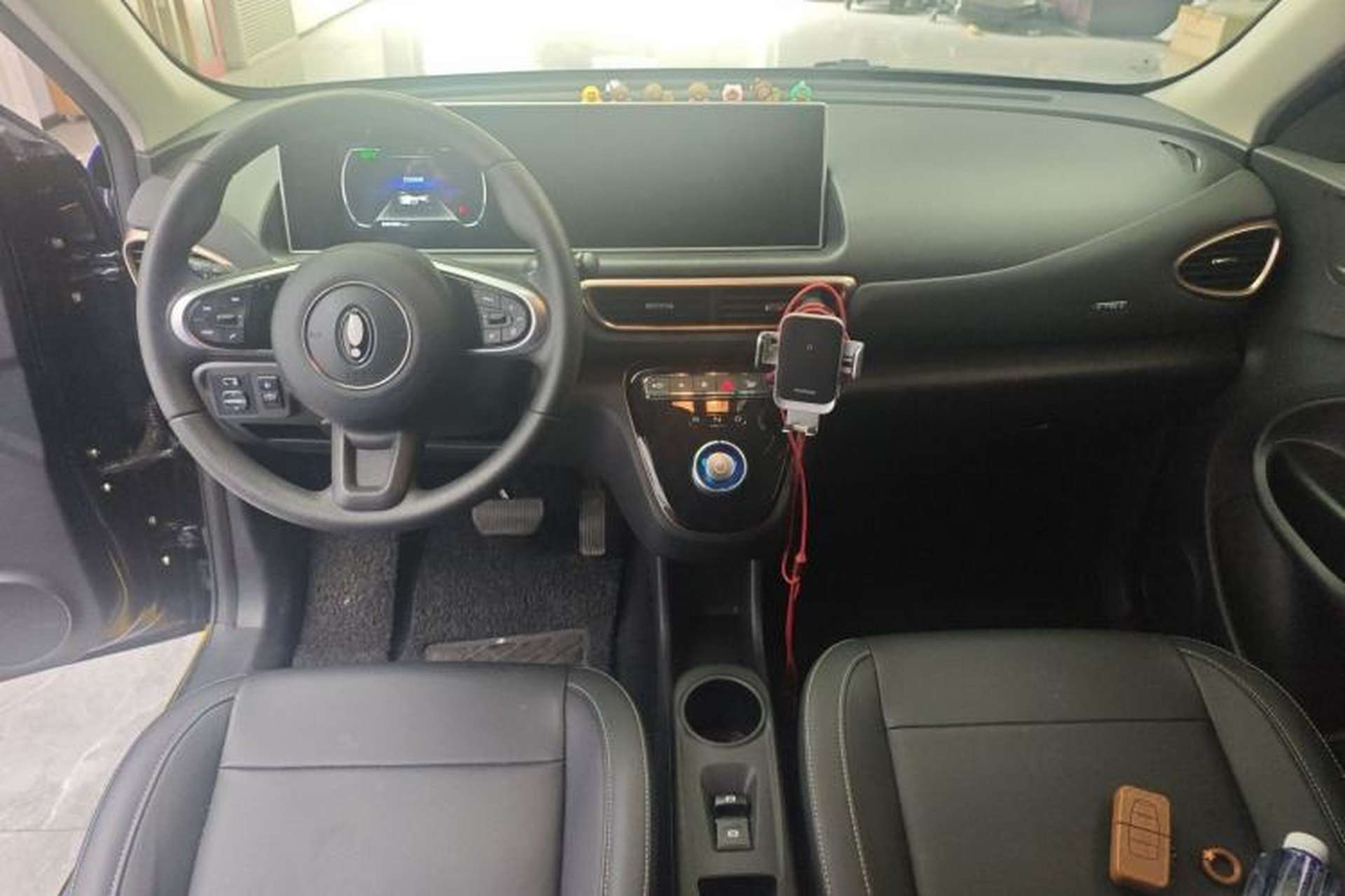 Used ORA White Cat 2022 Xiaoyue Mao Edition 360 km Luxury Model Lithium NMC Interior 3