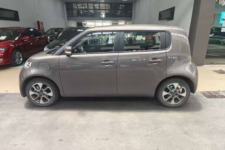 Used ORA White Cat 2022 Upgraded Model 305km Range Luxury Version Lithium-Ion Battery Exterior 2