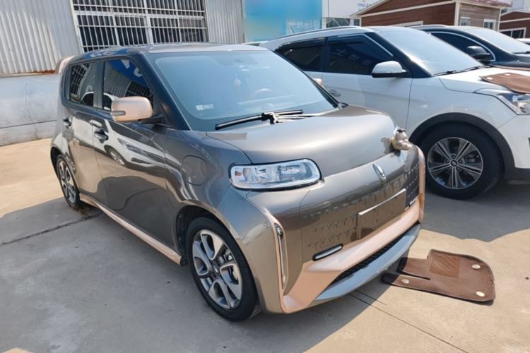 Used ORA White Cat 2022 Xiaoyue Mao Edition 360 km Luxury Model Lithium NMC Front Right 45 Deg