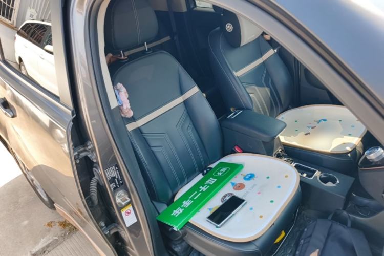 Used ORA White Cat 2022 Xiaoyue Mao Edition 360 km Luxury Model Lithium NMC Right Front Seat