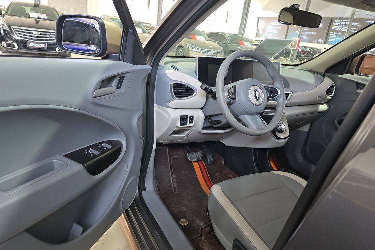 Used ORA White Cat 2022 Xiaoyue Mao Edition 360 km Luxury Model Lithium NMC Driver Seat