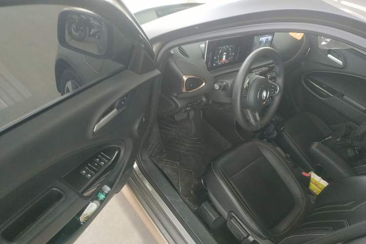 Used ORA White Cat 2022 Xiaoyue Mao Edition 401 km Flagship Model Lithium Ternary Driver Seat