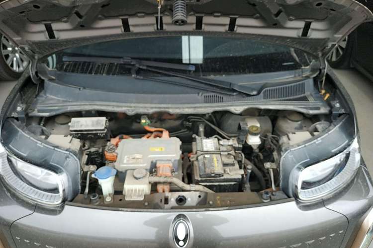 Used ORA White Cat 2022 Xiaoyue Mao Edition 401 km Flagship Model Lithium Ternary Engine Bay