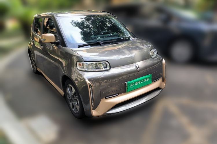 Used ORA White Cat 2022 Xiaoyue Mao Edition 360 km Luxury Model Lithium NMC Front Right 45 Deg