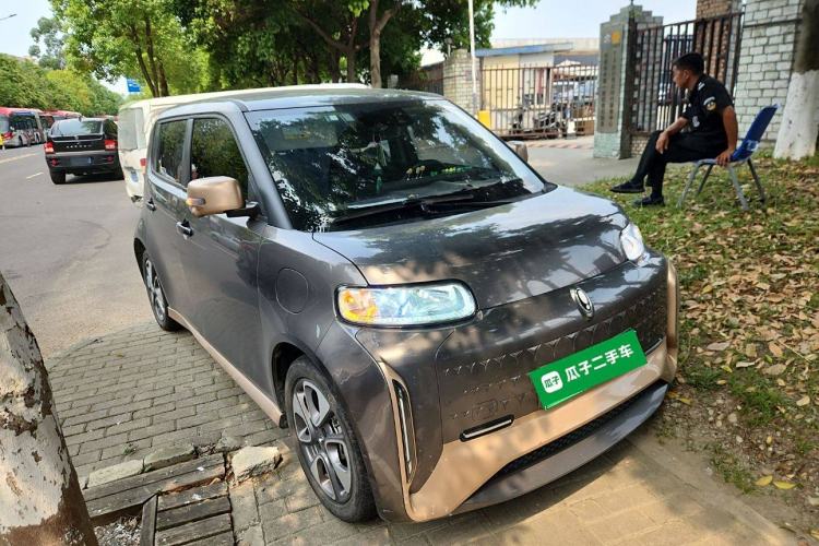 Used ORA White Cat 2022 Xiaoyue Mao Edition 401 km Flagship Model Lithium Ternary Front Right 45 Deg
