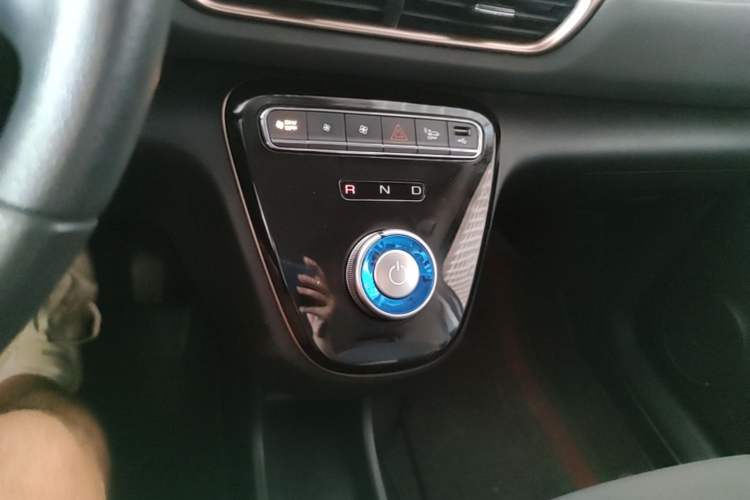 Used ORA White Cat 2022 Upgraded Model 305km Comfort Version Lithium-Ion Battery Gear Lever