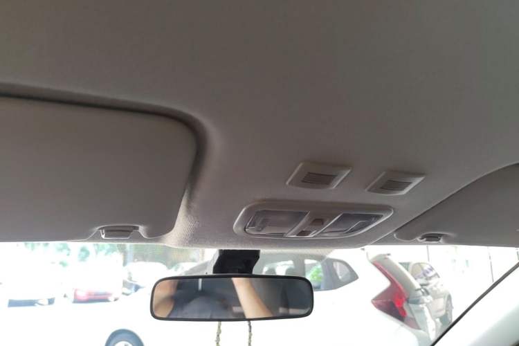 Used ORA White Cat 2022 Upgraded Model 305km Comfort Version Lithium-Ion Battery Headliner