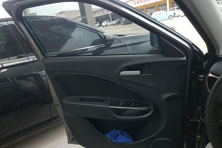 Used ORA White Cat 2022 Xiaoyue Mao Edition 401 km Flagship Model Lithium Ternary Left Front Door Interior