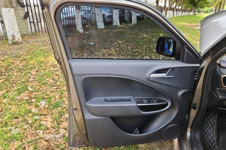 Used ORA White Cat 2022 Xiaoyue Mao Edition 401 km Flagship Model Lithium Ternary Left Front Door Interior