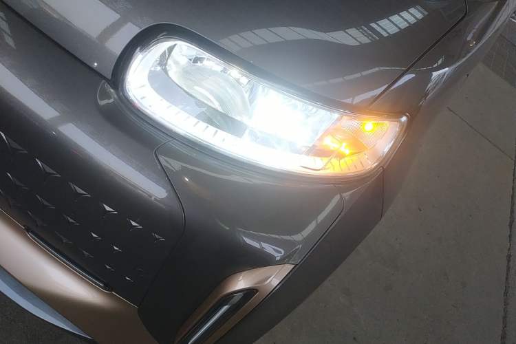 Used ORA White Cat 2022 Xiaoyue Mao Edition 401 km Flagship Model Lithium Ternary Left Front Headlight