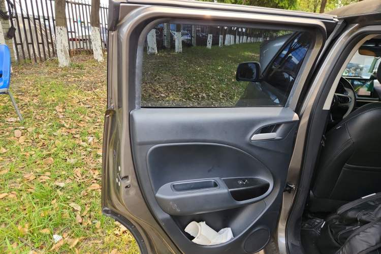 Used ORA White Cat 2022 Xiaoyue Mao Edition 401 km Flagship Model Lithium Ternary Left Rear Door Interior