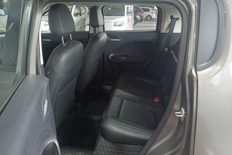 Used ORA White Cat 2022 Xiaoyue Mao Edition 360 km Luxury Model Lithium NMC Left Rear Seat