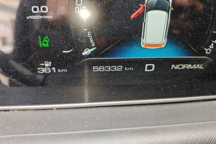 Used ORA White Cat 2022 Xiaoyue Mao Edition 401 km Flagship Model Lithium Ternary Odometer Close Up