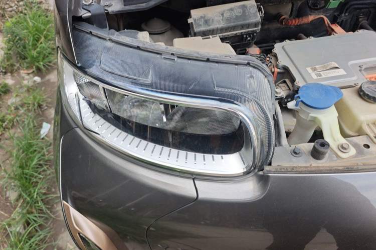 Used ORA White Cat 2022 Xiaoyue Mao Edition 401 km Flagship Model Lithium Ternary Right Front Headlight