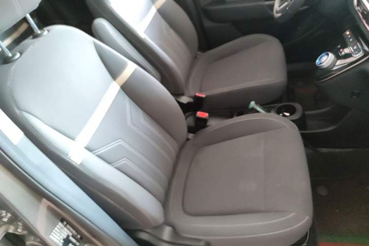Used ORA White Cat 2022 Upgraded Model 305km Comfort Version Lithium-Ion Battery Right Front Seat