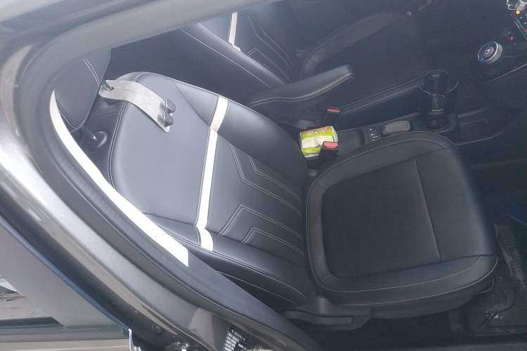 Used ORA White Cat 2022 Xiaoyue Mao Edition 401 km Flagship Model Lithium Ternary Right Front Seat