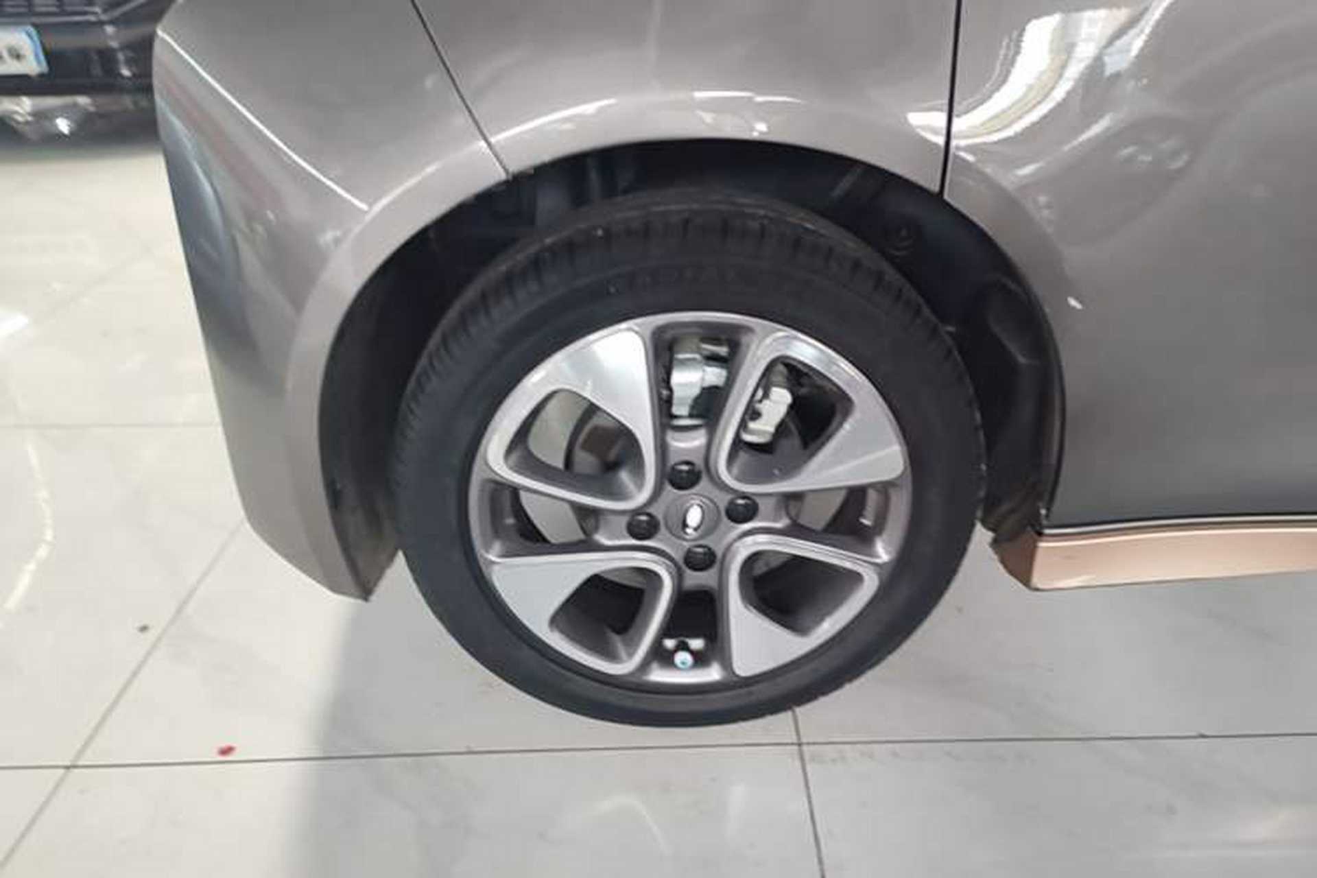 Used ORA White Cat 2022 Xiaoyue Mao Edition 360 km Luxury Model Lithium NMC Right Rear Wheel Hub