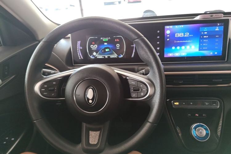 Used ORA White Cat 2022 Upgraded Model 305km Comfort Version Lithium-Ion Battery Steering Wheel