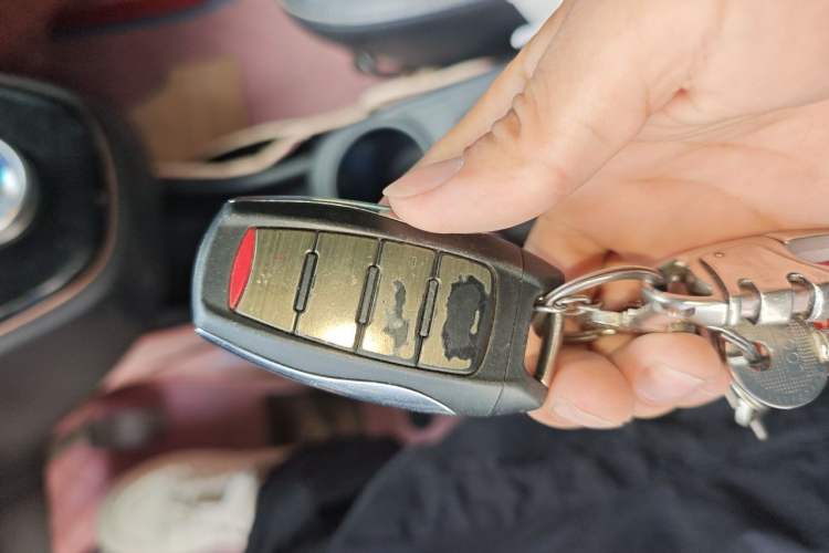 Used ORA White Cat 2022 Xiaoyue Mao Edition 401 km Flagship Model Lithium Ternary Vehicle Key