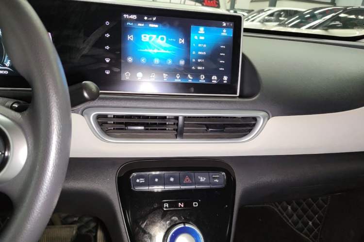 Used ORA White Cat 2022 Xiaoyue Mao Edition 360 km Luxury Model Lithium NMC Audio And AC Panel