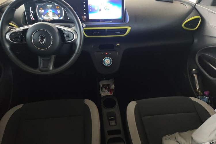 Used ORA White Cat 2022 Upgraded Model 305km Range Luxury Version Lithium-Ion Battery Audio And AC Panel