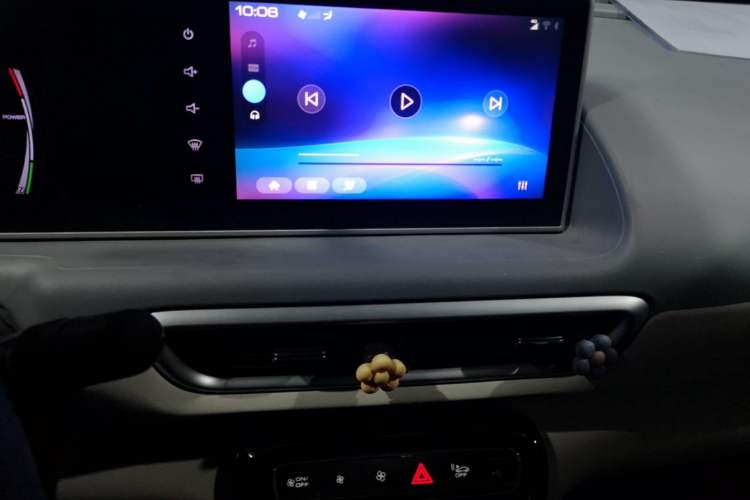 Used ORA White Cat 2022 Xiaoyue Mao Edition 360 km Luxury Model Lithium NMC Audio And AC Panel