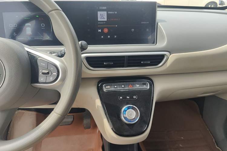 Used ORA White Cat 2022 Xiaoyue Mao Edition 360 km Luxury Model Lithium NMC Audio And AC Panel
