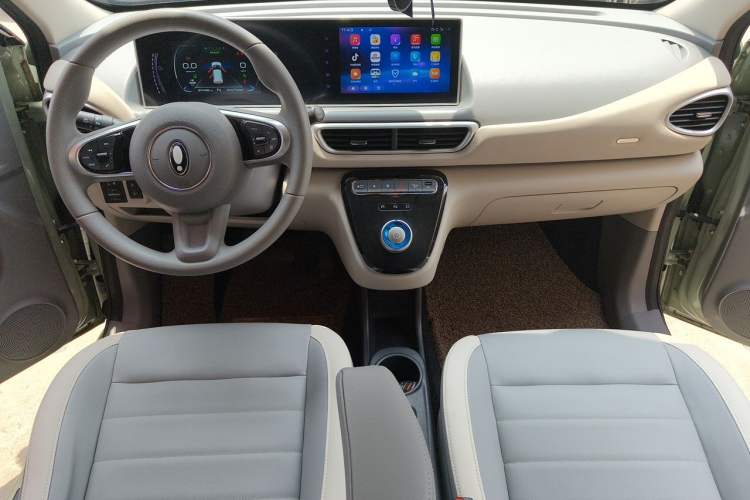 Used ORA White Cat 2022 Xiaoyue Mao Edition 401 km Flagship Model Lithium Ternary Center Console
