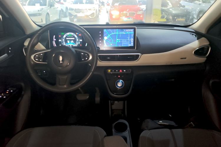 Used ORA White Cat 2022 Upgraded Model 305km Range Luxury Version Lithium-Ion Battery Center Console