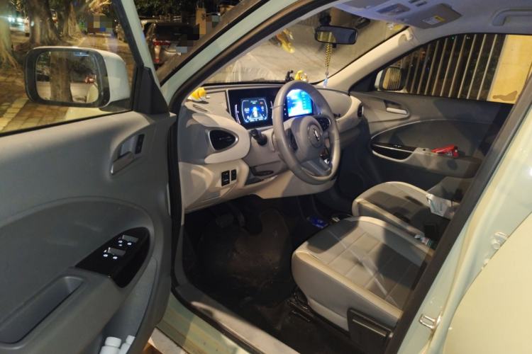 Used ORA White Cat 2022 Xiaoyue Mao Edition 360 km Luxury Model Lithium NMC Driver Seat