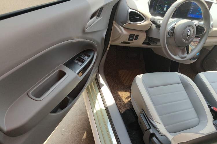Used ORA White Cat 2022 Xiaoyue Mao Edition 401 km Flagship Model Lithium Ternary Driver Seat
